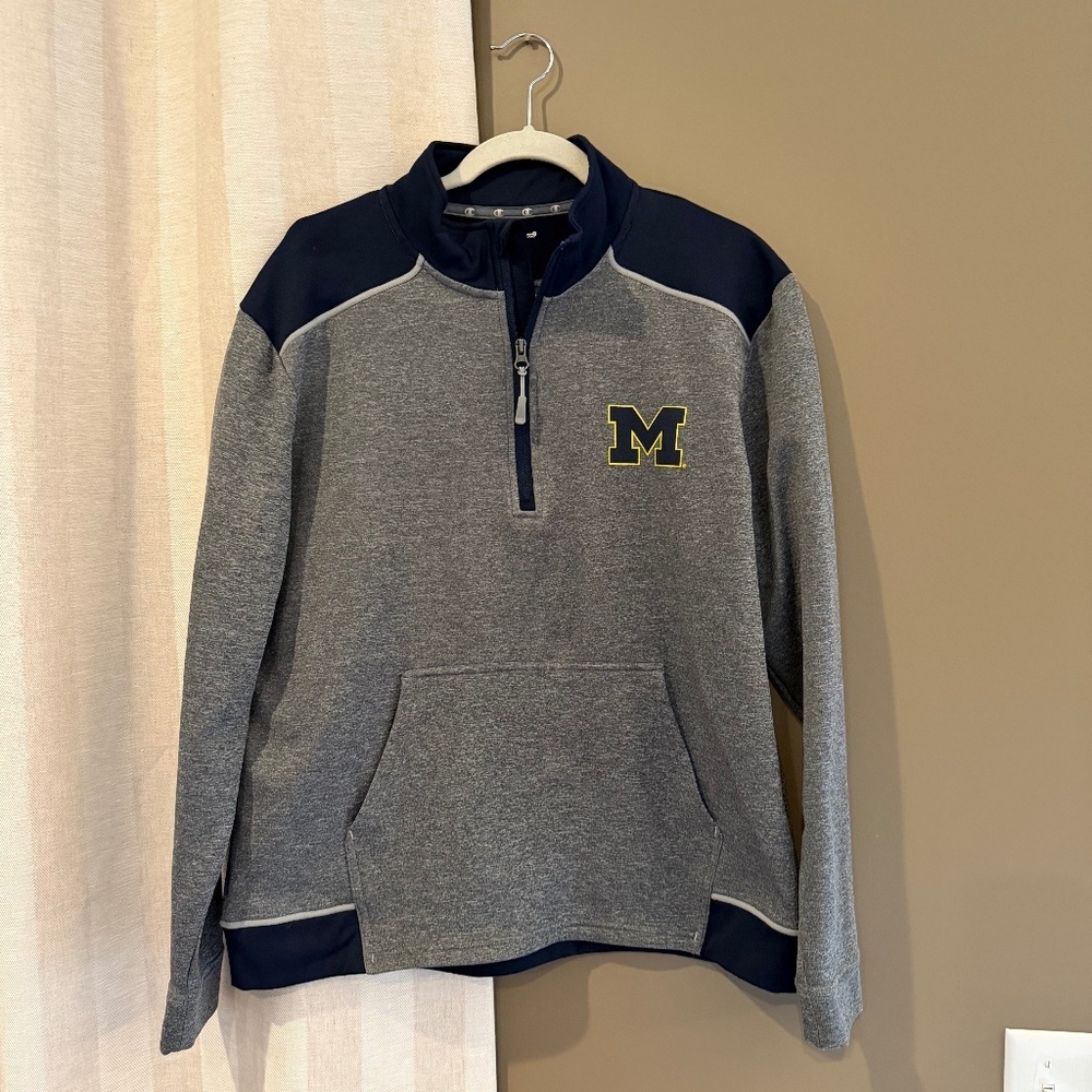 Michigan Wolverines Champion Quarter Zip sweatshirt with pockets, Size Large